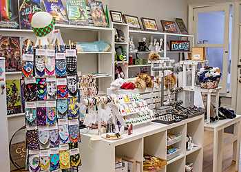 Cambridge Boutiques De Cadeaux One Sixty One