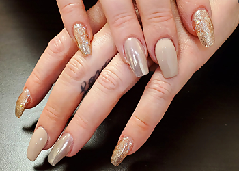 Ongles & Pédicure - Blainville, QC Nail Salons - Nail Enhancements