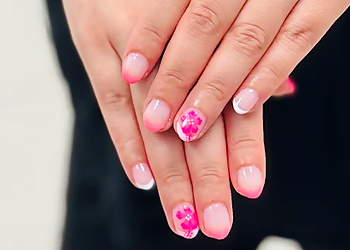 Ongles Vicky Nails - Dollard des Ormeaux, QC Nail Salons - Acrylic Nails