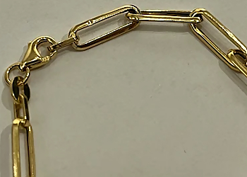 Oshawa Jewellery Inc. - Oshawa, ON Jewellery - Chain Display Image