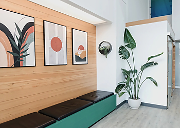 Owl Hearing Clinic - Toronto, ON Audiologiste - Waiting Room