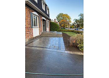 Dollard des Ormeaux lawn care service PJC Lawn & Snow - Paysagiste PJC Landscaping