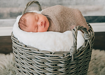 Sherwood Park babies and family photographer Paisley Lane Studio