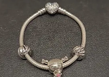 Pandora Jewellery - Dollard des Ormeaux, QC Jewellery - Jewellery Display Image