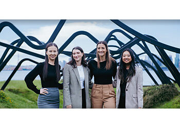 North Vancouver business lawyer Paperclip Law