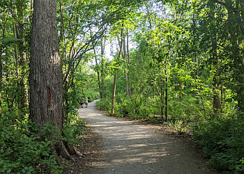 Dollard des Ormeaux Sentiers De Randonnée Parc du Centenaire