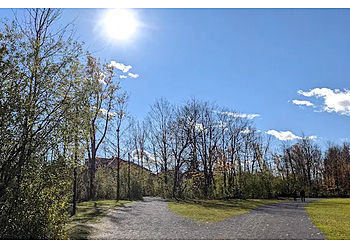 Dollard des Ormeaux Sentiers De Randonnée Parc du Centenaire
