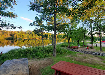 Gatineau hiking trail Parc du Lac-Beauchamp