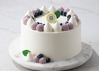 Newmarket cake Paris Baguette image 1