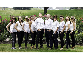 Lethbridge Dentistes Enfants  Dr. Bradley Low - Parkside Dental Clinic