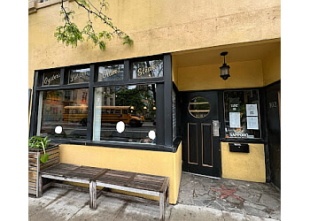 Toronto seafood restaurant Pearl Diver