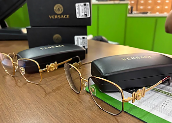 Winnipeg optician Pearle Vision
