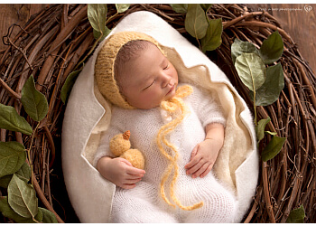 Richmond babies and family photographer Peek a Boo Photography