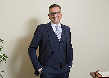 Peter Karavoulias - GRAVITAS LEGAL Peter Karavoulias - Laval, QC Bankruptcy Lawyers - Lawyer Portrait Image
