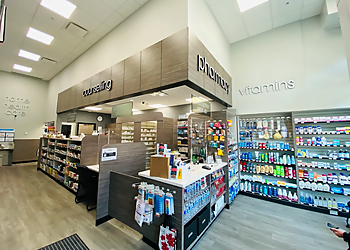 Pharmasave Esplanade - North Vancouver, BC Pharmacies - Pharmacy Interior Image