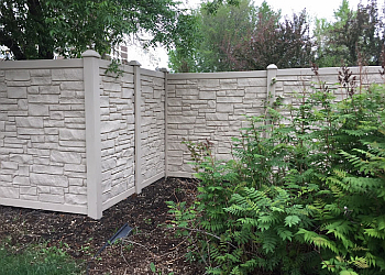 Edmonton fencing contractor Phoenix Fence Corp
