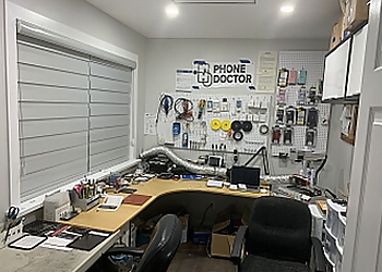 Phone Doctor - Abbotsford, BC Cell Phone Repair - Business Interior Image