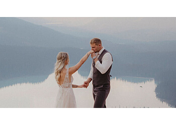 Kelowna wedding photographer Pala's Photos & Kickassery