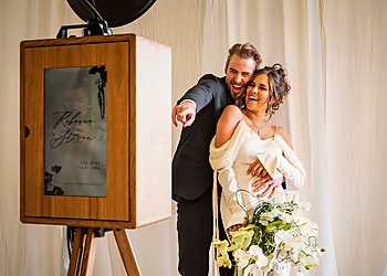 Langley photo booth company PictureAve. Photobooth