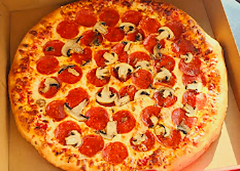 Saguenay Pizzerias Pizza Salvatoré