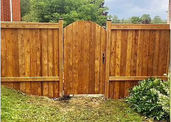 Orangeville fencing contractor Post 2 Post Fence & Decking Ltd.