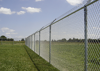 Welland fencing contractor Post Time Services