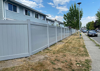 Richmond fencing contractor Premium Fence