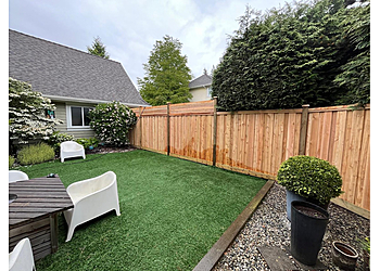 Burnaby fencing contractor Premium Fence Company