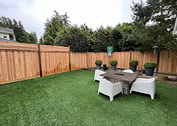 Surrey fencing contractor Premium Fence Company