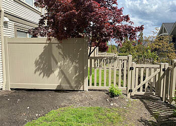Victoria fencing contractor Premium Fence Company