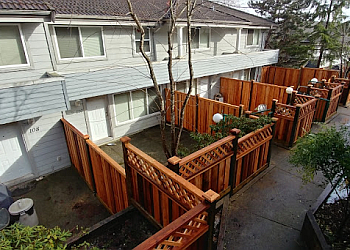 Victoria fencing contractor Premium Fence Company