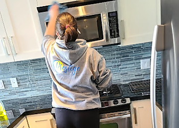 Prestige Cleaning Services - Port Coquitlam, BC House Cleaning Services - Field Work Image