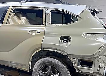 Pro Auto Body Inc. - Toronto, ON Carrosseries de automobiles - Service Image