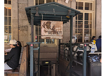 Montreal pub Pub BreWskey