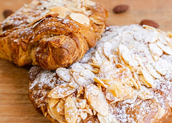 Longueuil bakery Pâtisserie Rolland  image 1