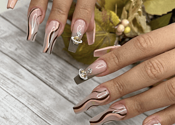 Toronto
Salons De Manucure
Queen Nails image 1