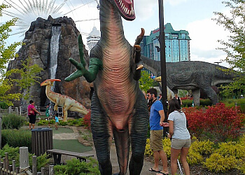 Niagara Falls public park Queen Victoria Park