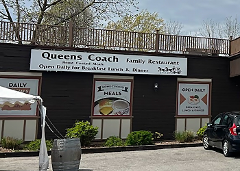 Niagara Falls vegetarian restaurant Queen's Coach Family Restaurant