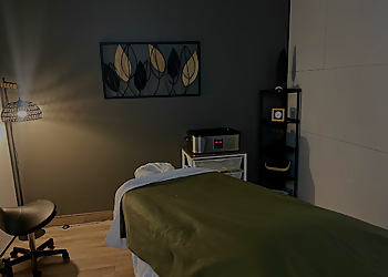 R3 Collective Health - Lethbridge, AB Acupuncture - Treatment Room Image