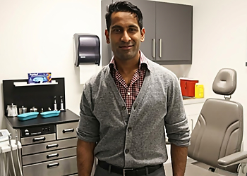 Dr. RAIYAN CHOWDHURY - ALBERTA ENT Dr. RAIYAN CHOWDHURY - Edmonton, AB Docteur ORL - Doctor Portrait Image