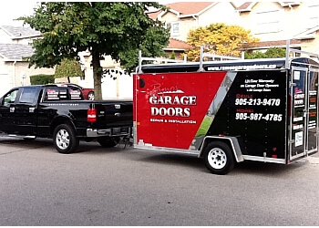 Ramos Garage Doors Ramos Garage Doors - Oshawa, ON Réparations De Portes De Garage - Service Vehicle Image