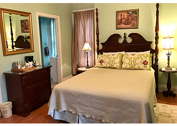 Niagara Falls bed and breakfast Redwood Bed & Breakfast