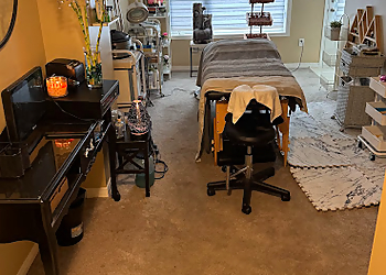 Oshawa spa Relax 'N' Glow Spa