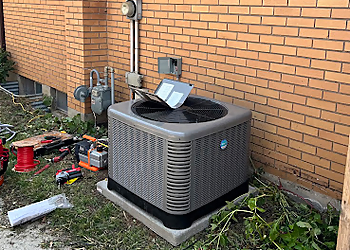 Reliance Home Comfort Cambridge - Cambridge, ON HVAC Services - Outdoor Work Image