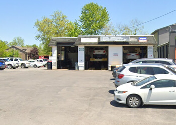 Welland car repair shop Rick's Service Centre image 1