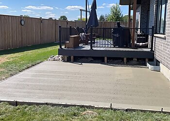 Stratford fencing contractor Riley Walsh Construction