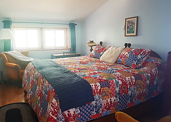 Ajax bed and breakfast Rising Spirit Bed & Breakfast & Wellness