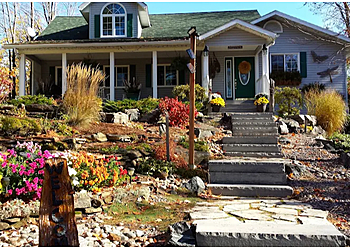 Orillia bed and breakfast Robbins' Tuktawayin Bed & Breakfast
