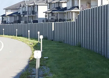 Roma Fence - Milton, ON Entrepreneurs En Clôtures - Installation Service Image