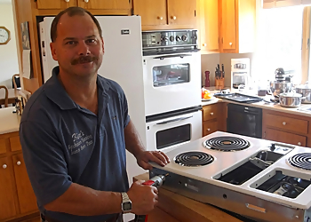 Ron's Appliance Service - Welland, ON Services De Réparation Électroménager - Field Work Image
